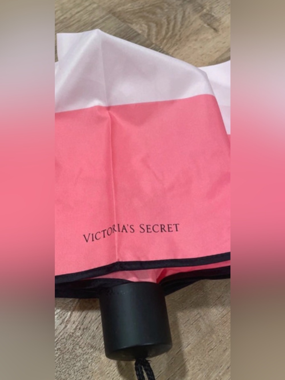 Victoria's Secret Pink & White Umbrella with Black Trim like new no tag